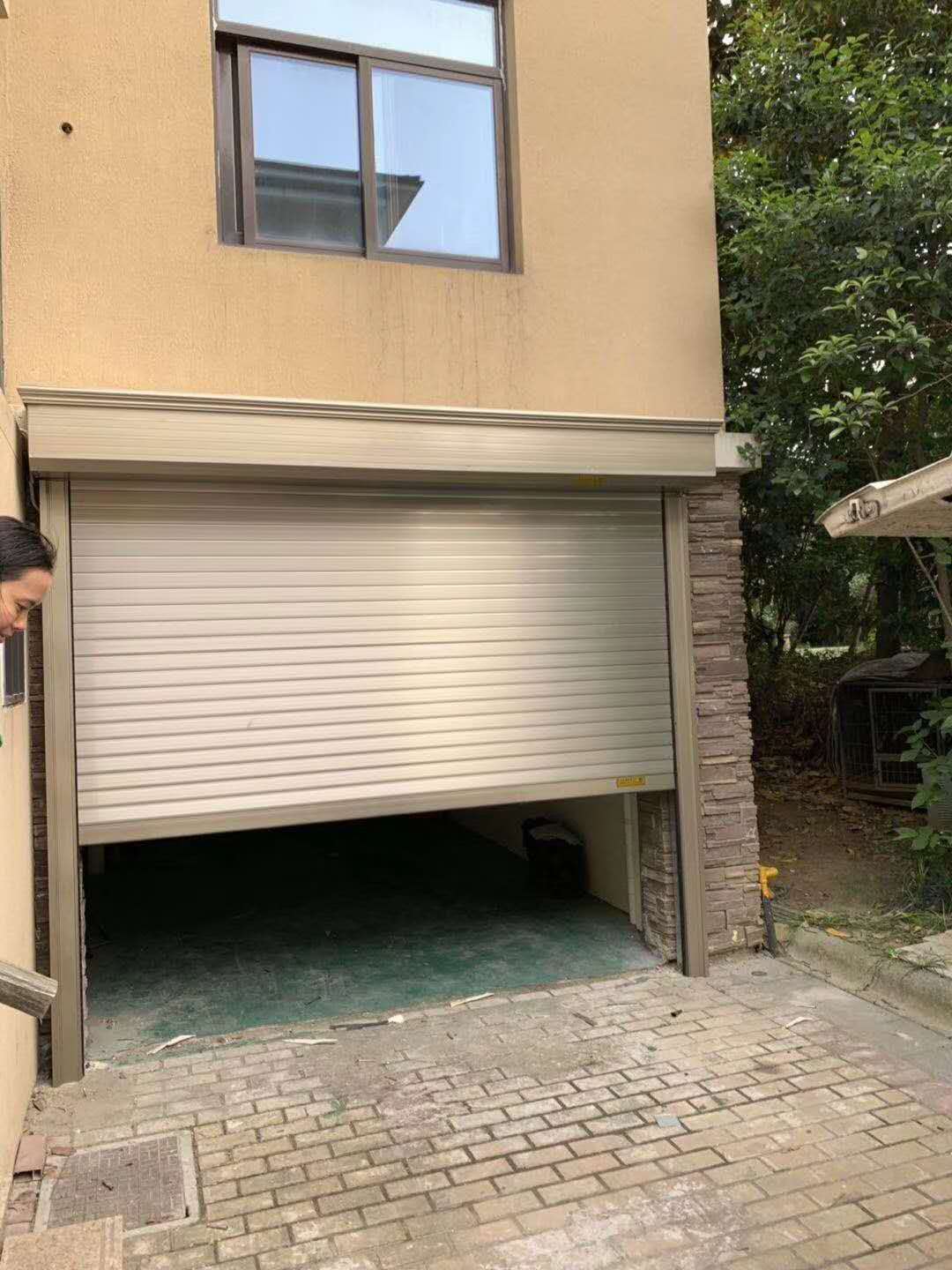 快速工業(yè)卷簾門(mén)離不開(kāi)哪些結(jié)構(gòu)？